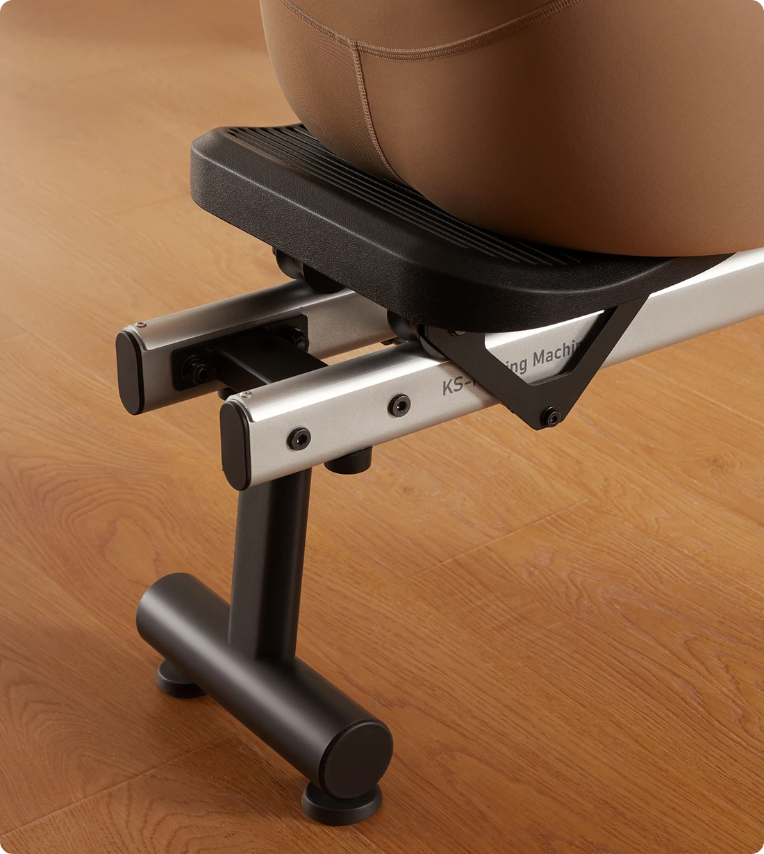 ERGONOMIC SEAT
